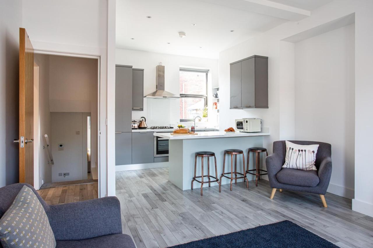 Modern Luxury Apartment, Sleeps 6, Best Location Belfast Buitenkant foto