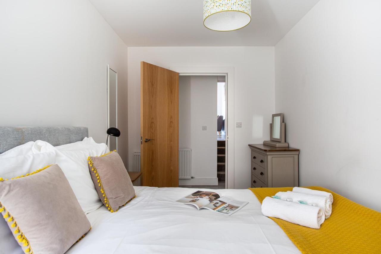 Modern Luxury Apartment, Sleeps 6, Best Location Belfast Buitenkant foto