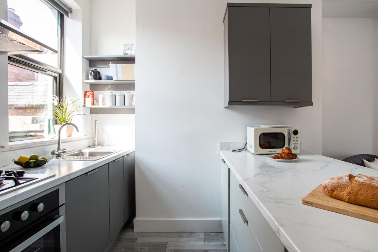 Modern Luxury Apartment, Sleeps 6, Best Location Belfast Buitenkant foto
