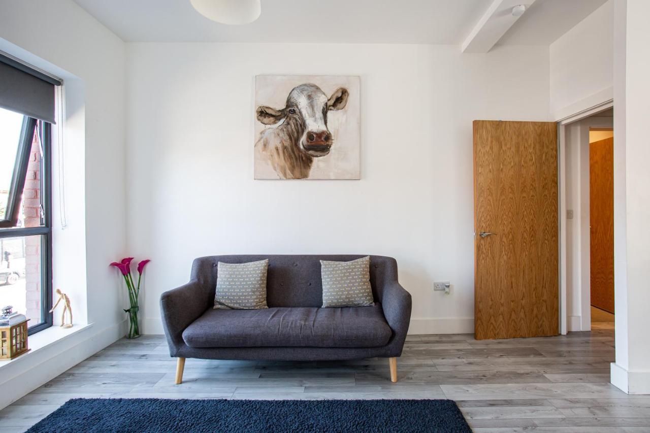 Modern Luxury Apartment, Sleeps 6, Best Location Belfast Buitenkant foto