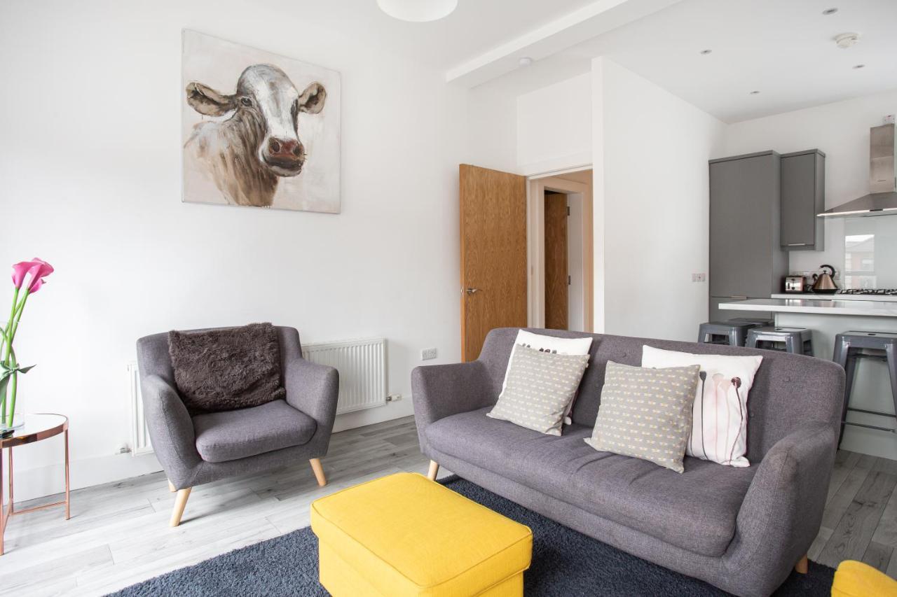 Modern Luxury Apartment, Sleeps 6, Best Location Belfast Buitenkant foto